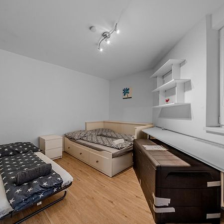 Huge Apartment Next To Train Station Close To The City Center Bratislava Exterior photo