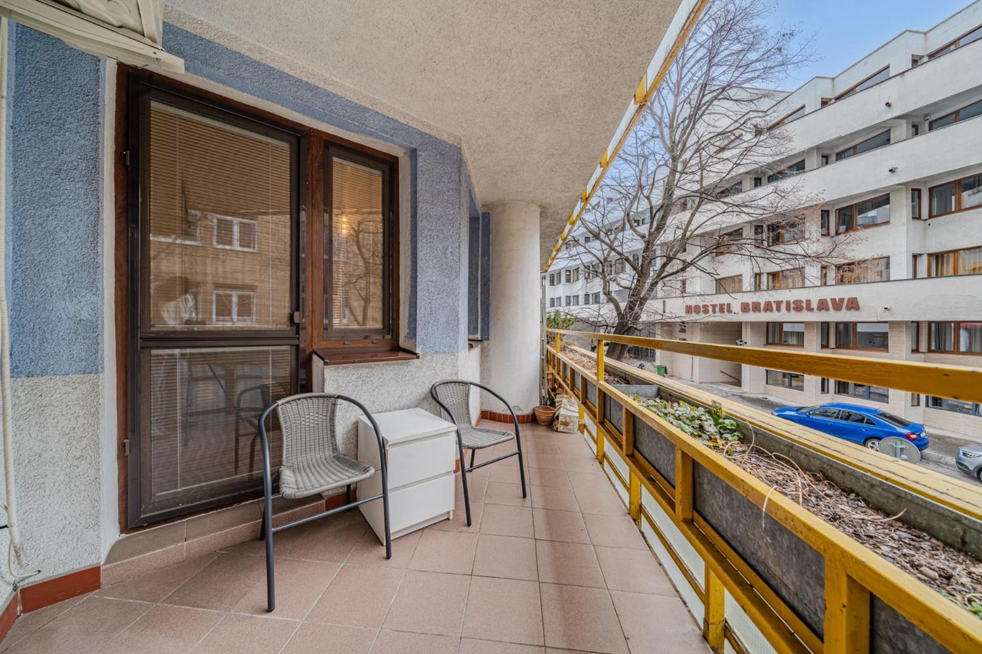 Huge Apartment Next To Train Station Close To The City Center Bratislava Exterior photo